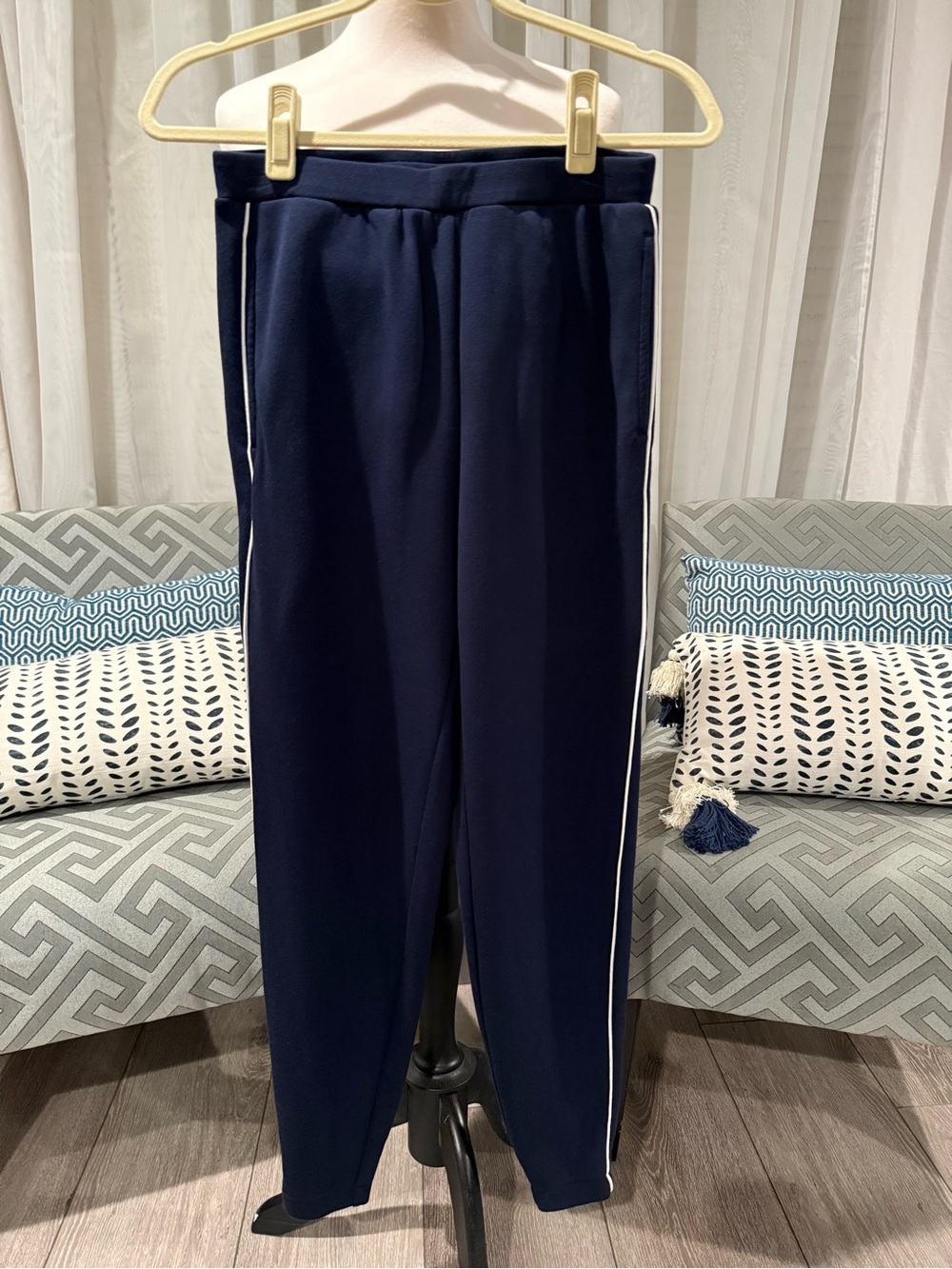 Varley-The Slim Piped Pants 27.5, Navy, Doublesoft Side stripe joggers, XS